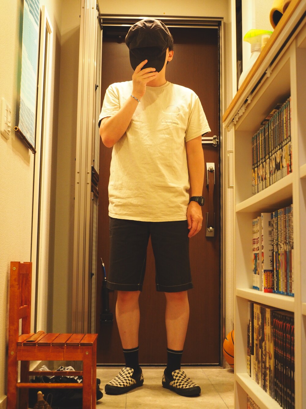 「N.HOOLYWOOD、CASIO、G-SHOCK、VANS、COMME des GARCONS HOMME、bingobrothers、シンプルコーデ、スニーカーコーデ、プリントT、玄関コーデ、きれいめカジュアル」｜「N.HOOLYWOODのシンプルキャップ（キャップ、ブラック系）」を使った、Fさん（メンズ・169cm）の夏コーディネートの1枚目の写真