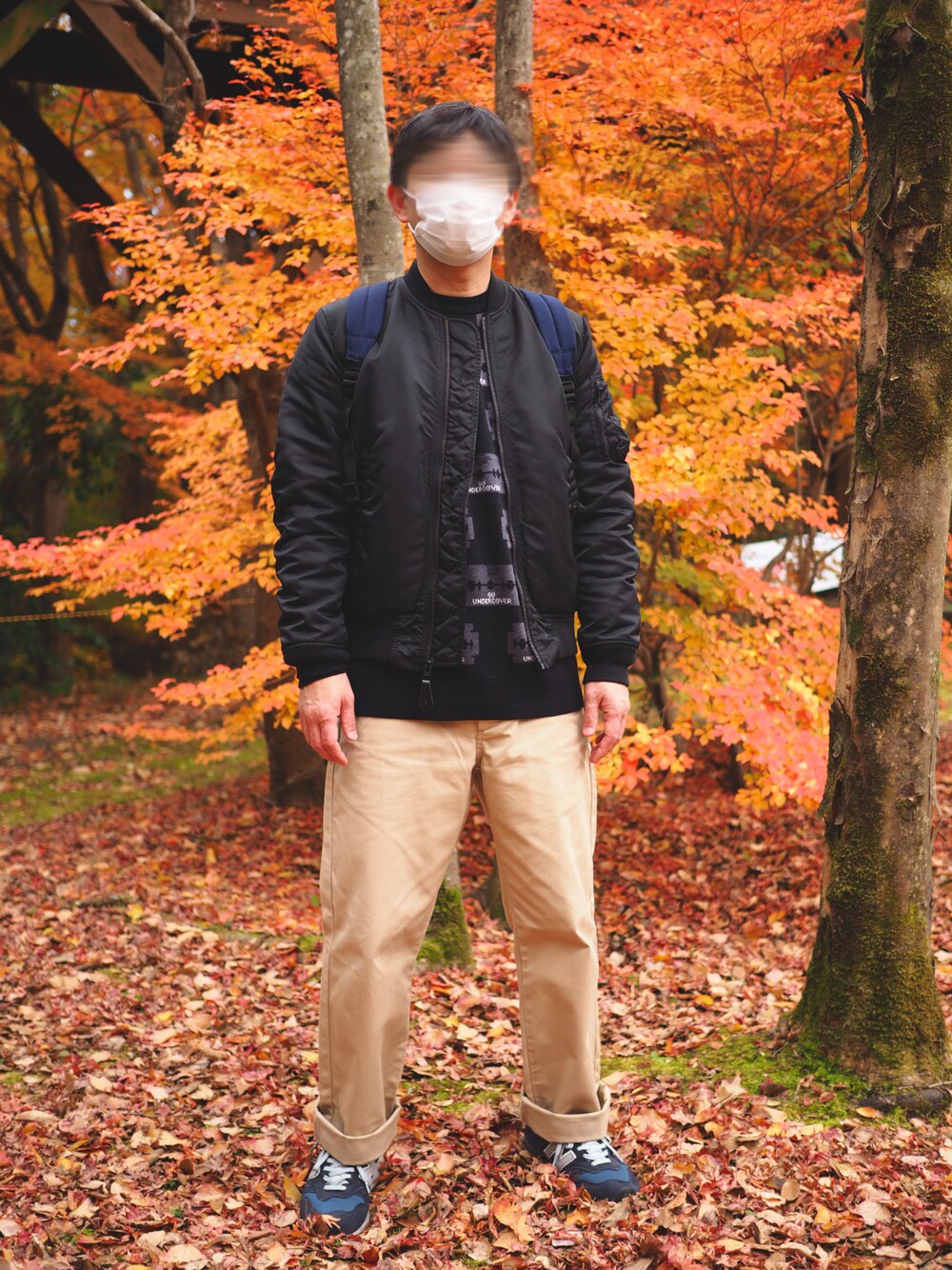 「URBAN RESEARCH DOORS、MA-1、gu undercover、supreme、New Balance、M1300、N.HOOLYWOOD、PORTER、未来のWEARISTAプロジェクト、冬コーデ、スニーカーコーデ、カジュアルコーデ、オーバーサイズ、休日スタイル、ニット」｜「URBAN RESEARCH DOORSのアイテム（ミリタリージャケット、ブラック系）」を使った、Fさん（メンズ・169cm）の秋コーディネートの1枚目の写真