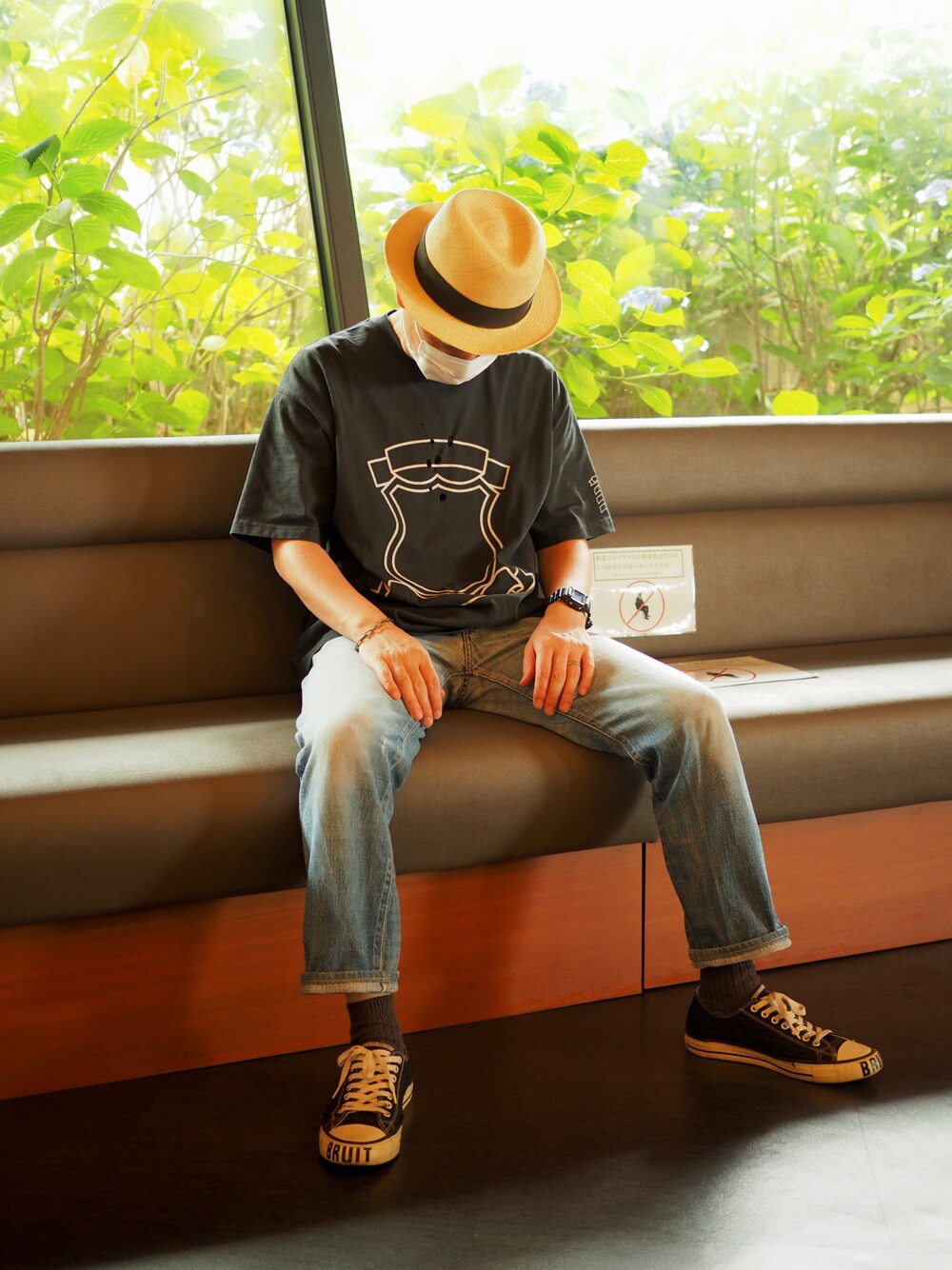 「NUMBER (N)INE、RE:NUMBER(N)INE、エンブレム、arts & science、undercover、undercoverism、MARGARET HOWEEL、N.HOOLYWOOD、CASIO、JAM HOME MADE、Tシャツ、ビッグシルエット、休日スタイル、ハットコーデ、夏コーデ」｜「MARGARET HOWELLの麦わら帽子（ハット、ベージュ系）」を使った、Fさん（メンズ・169cm）の夏コーディネートの1枚目の写真