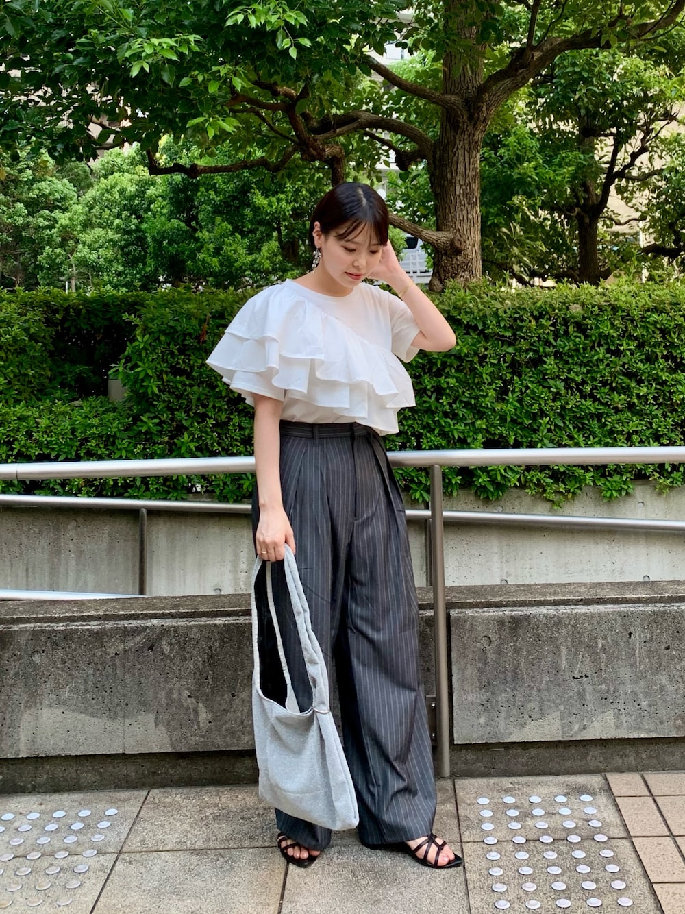 新品❗CIAOPANIC アシンメトリー カットソー ロンT シャツ フリル 黒 新品❗CIAOPANIC アシンメトリー カットソー ロンT シャツ フリル 黒