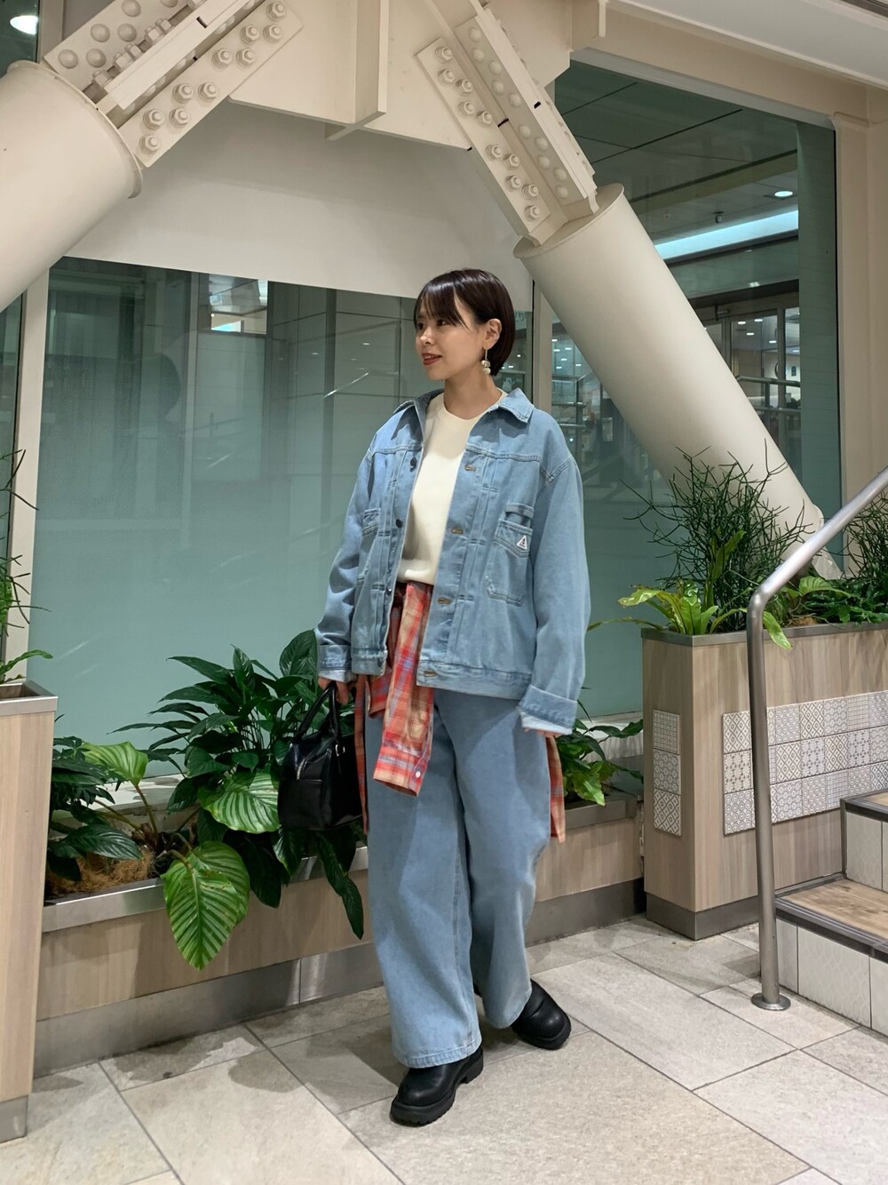 「今日のコーデ、デニム、春服、大人カジュアルコーデ、オトナカワイイ、レディースファッション、大人可愛い、トレンド、リラックススタイル、春アウター、春夏コーデ、セットアップ、セットアップスタイル、デニムコーデ、デニムジャケット」｜「GEVACOの【GEVACO / ゲバコ】10ozデニムジャケット(セットアップ対応)（デニムジャケット、ブルー系）」を使った、ゆき☺︎さん（骨格ストレート・レディース・156cm）の春コーディネートの1枚目の写真