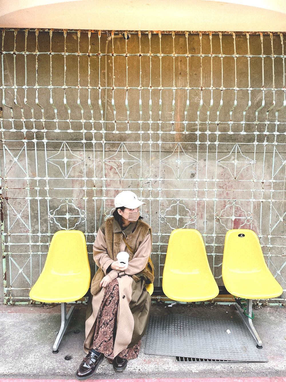 「ootd、冬コーデ、カジュアル」｜「KANGOLのカンゴール キャップ ストラップバック ウォッシュド ベースボール  ローキャップ KANGOL STRAPBACK CAP WASHED BASEBALL（キャップ、ベージュ系）」を使った、Dony さん（レディース・162cm）の冬コーディネートの1枚目の写真