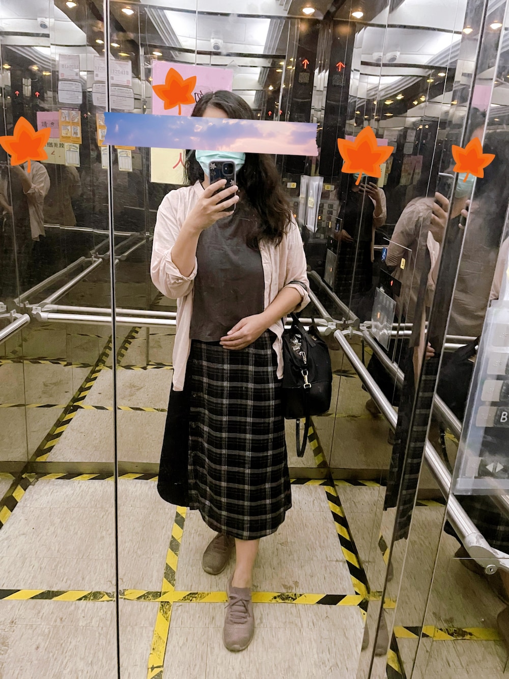 「office style、ehka sopo、casual friday、秋コーデ」｜「ehka sopoのチェック柄ラップスカート（スカート、ブルー系）」を使った、linlinさん（レディース・160cm）の秋コーディネートの1枚目の写真