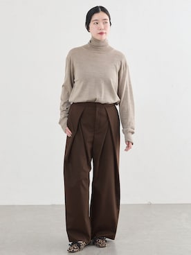 「IENA（イエナ）のウールMIXタックワイドパンツ（その他パンツ、ブラウン系）」を使った、sasakiさん（レディース・167cm）の秋コーディネート
