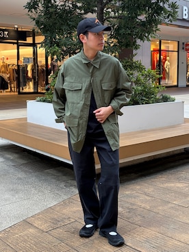 「ITEMS URBANRESEARCH（アイテムズ アーバンリサーチ）の4-pocket ツイルフィールドシャツジャケット（ミリタリージャケット、グリーン系）」を使った、ひりゅうさん（メンズ・167cm）の秋コーディネート