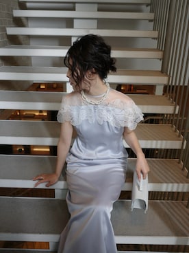 「LE'RURE（リルアー）のFleur lace satin dress（ドレス、グレー系）」を使った、LE'RURE STAFFさん（レディース・163cm）の春コーディネート