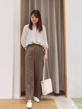 「アイテム（その他シューズ、ホワイト系）」を使った、ERIKOさん（レディース・155cm）の秋コーディネート