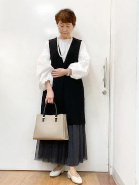 「SHOO・LA・RUE（シューラルー）の【洗濯機可/セットアップ可/S-3L】きちんと楽に。カットジョーゼット ロングジレ（ベスト、ブラック系）」を使った、みぃさん（レディース・159cm）の冬コーディネート