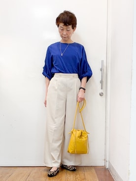 「SHOO・LA・RUE（シューラルー）のTシャツ以上ブラウス未満 ツイストスリーブの上品トップス（Tシャツ/カットソー、ブルー系）」を使った、みぃさん（レディース・159cm）の夏コーディネート