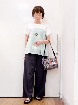 「SHOO・LA・RUE（シューラルー）の【ひんやり/S-LL】1枚でインせず決まる きらきらビスチェ風Tシャツ（Tシャツ/カットソー、グリーン系）」を使った、みぃさん（レディース・159cm）の春コーディネート