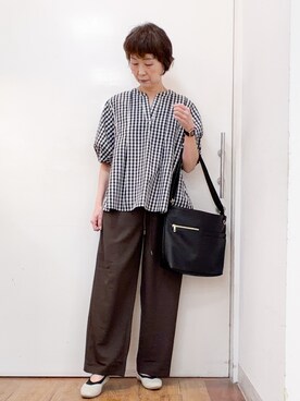 「SHOO・LA・RUE（シューラルー）の【洗濯後しわになりにくい/S-LL/インせず着られる】自然に体型カバー 麻調ペプラムブラウス（シャツ/ブラウス、ブラック系）」を使った、みぃさん（レディース・159cm）の春コーディネート