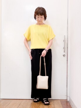 「SHOO・LA・RUE（シューラルー）の【毎日洗える/ひんやり/UV/S-LL】二の腕隠れる さらっとドルマン半袖ニット（ニット/セーター、イエロー系）」を使った、みぃさん（レディース・159cm）の夏コーディネート
