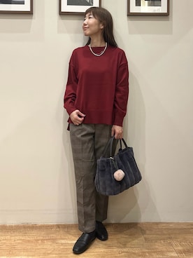 「SHOO・LA・RUE（シューラルー）の【セットアップ可／あったか／イージーケア／ぱちぱちしにくい】両面微起毛テーパードパンツ（その他パンツ、ベージュ系）」を使った、まつみさん（レディース・162cm）の秋コーディネート