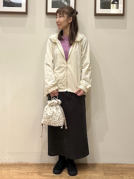 「SHOO・LA・RUE（シューラルー）の【S-LL/撥水】ゴールドパーツで女性らしく ギャザーブルゾン（ブルゾン、ホワイト系）」を使った、まつみさん（レディース・162cm）の秋コーディネート