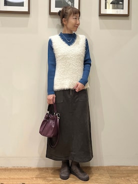 「アイテム（ネックレス、ブルー系）」を使った、まつみさん（レディース・162cm）の秋コーディネート