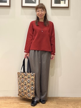 「SHOO・LA・RUE（シューラルー）の【洗濯機可/S-LL】抜け感ある着こなしに 金ボタン付き スポンディッシュ クルーネックニット（ニット/セーター、レッド系）」を使った、まつみさん（レディース・162cm）の秋コーディネート