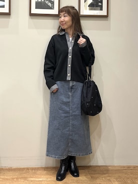 「SHOO・LA・RUE（シューラルー）の【S-LL/洗濯機可】デニム／チェック切替でこなれ見え 金ボタンニットカーディガン（カーディガン/ボレロ、ブラック系）」を使った、まつみさん（レディース・162cm）の秋コーディネート