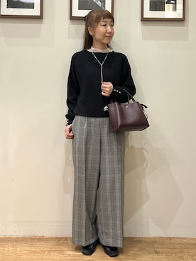 「SHOO・LA・RUE（シューラルー）の【洗濯後しわになりにくい/着丈選べる/セットアップ可】ウールフィール センタープレスワイドパンツ（その他パンツ、グレー系）」を使った、まつみさん（レディース・162cm）の秋コーディネート