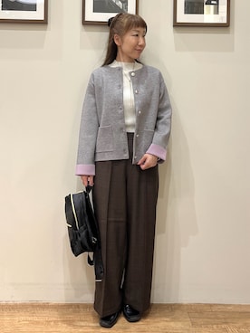 「SHOO・LA・RUE（シューラルー）の【S-LL/洗濯機可/静電気防止】もちもち配色ダブルフェイスカーディガン（カーディガン/ボレロ、グレー系）」を使った、まつみさん（レディース・162cm）の秋コーディネート