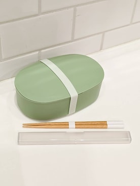 「アイテム（お弁当箱）」を使った、シモさん（メンズ・174cm）の秋コーディネート