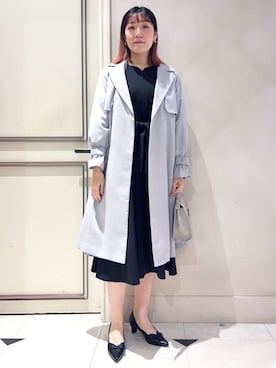 「couture brooch（クチュールブローチ）の【撥水・ハレの日・通勤】ロングトレンチコート（トレンチコート、グレー系）」を使った、あみぴーさん（レディース・170cm）の冬コーディネート