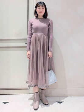 「couture brooch（クチュールブローチ）の【S-LL/キラキラリブニット】チュールドッキング ワンピース（ワンピース、ベージュ系）」を使った、あみぴーさん（レディース・170cm）の秋コーディネート