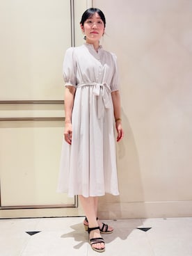「couture brooch（クチュールブローチ）の【洗える】シアーストライプ ワンピース（ワンピース、ベージュ系）」を使った、あみぴーさん（レディース・170cm）の春コーディネート
