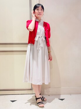 「couture brooch（クチュールブローチ）の【洗える・着映え】ビジューボタン 半袖カーディガン（カーディガン/ボレロ、レッド系）」を使った、あみぴーさん（レディース・170cm）の春コーディネート