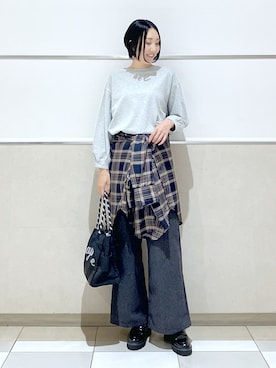 「Dessin（デッサン）の【洗える/7色展開/XS-L】バックヘンリーミニ裏毛 長袖（Tシャツ/カットソー、グレー系）」を使った、erikoさん（レディース・165cm）の秋コーディネート