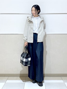 「Dessin（デッサン）の【洗える/7色展開/XS-L】フロントフリルブラウス（シャツ/ブラウス、ホワイト系）」を使った、erikoさん（レディース・165cm）の秋コーディネート