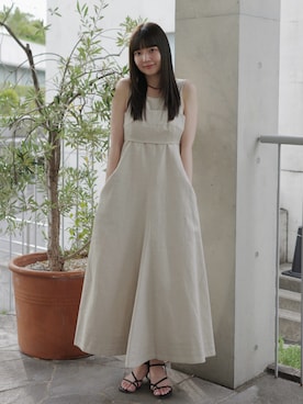 「MIESROHE（ミースロエ）のアイテム（ワンピース、ベージュ系）」を使った、かぁまなちゃんさん（レディース・162cm）の夏コーディネート