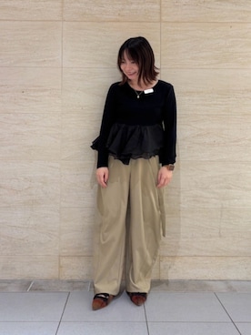 「Launa lea（ラウナレア）の【26秋冬新色】ダブルリボンポインテッドトウフラットパンプス(0572C)（Pumps、レッド系）」を使った、Lana leaさん（レディース・161cm）の秋コーディネート