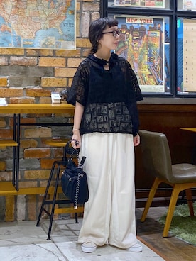 「アイテム（スニーカー、ベージュ系）」を使った、おやぶさん（レディース・157cm）の夏コーディネート