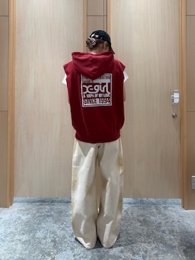 「X-girl（エックスガール）のCOLORED BOX FACE S/S TEE（Tシャツ/カットソー、ホワイト系）」を使った、梶岡 莉子さん（レディース・163cm）の夏コーディネート