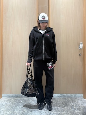 「X-girl（エックスガール）のFACE BOX AND MESSAGE SWEATPANTS（スウェットパンツ、ブラック系）」を使った、梶岡 莉子さん（レディース・163cm）の夏コーディネート