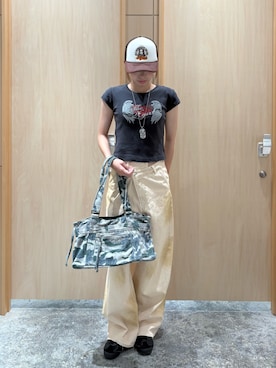 「X-girl（エックスガール）のCHEERFUL LOGO AND FACE TRUCKER CAP（キャップ、ブラウン系）」を使った、梶岡 莉子さん（レディース・163cm）の夏コーディネート