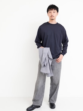 「URBAN RESEARCH DOORS（アーバンリサーチドアーズ）のライトウェイトストライプレギュラーカラーシャツ 26AW（シャツ/ブラウス、グレー系）」を使った、ニッタさん（メンズ・182cm）の秋コーディネート