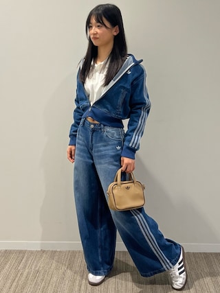 adidas（アディダス）の「アディカラー デニム トラックトップ