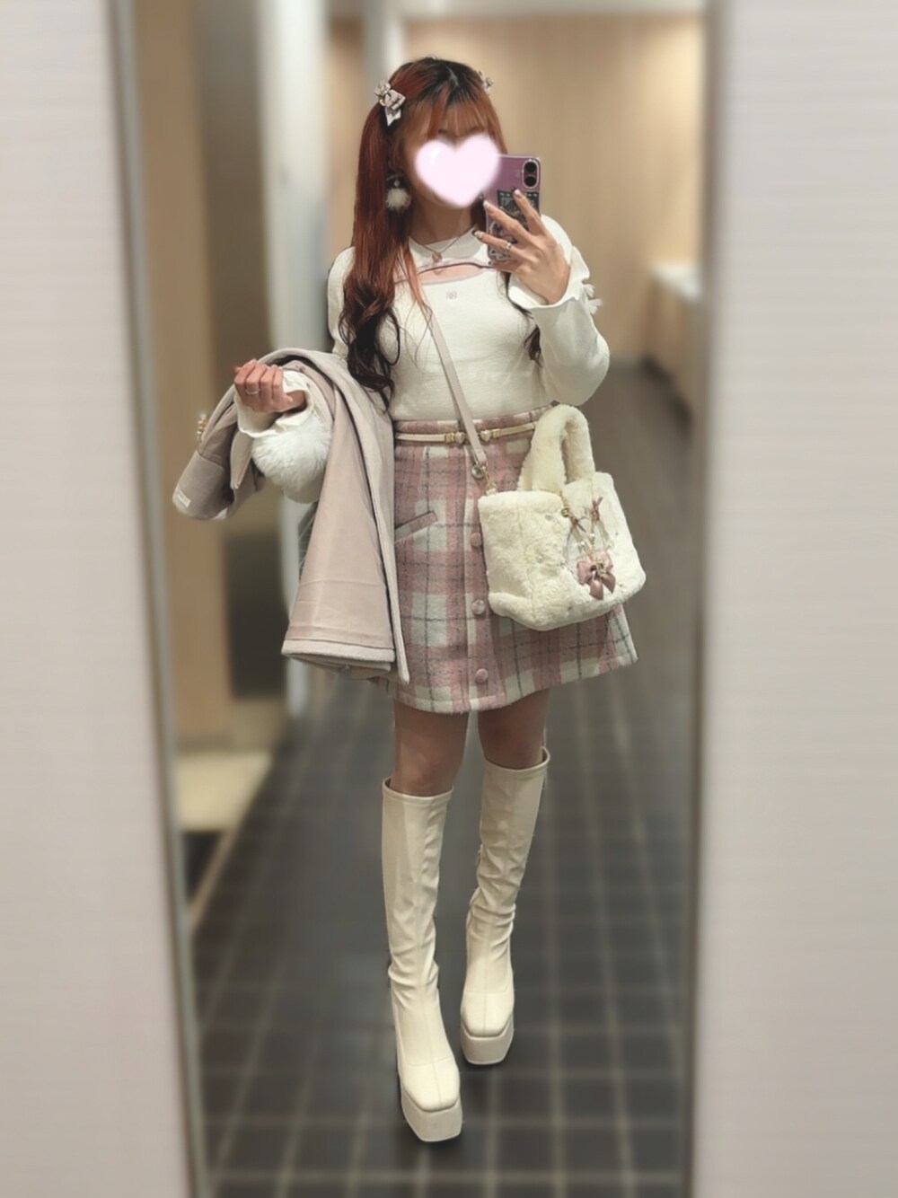 「いいね、save、フォローお願いします🤑、ガーリー、量産型、量産型ヲタク、量産型コーデ、量産型女子、evelyn、かわいい、冬コーデ、冬、カットアウト、リブニット、チェック、チェックスカート、ロングブーツ」｜「evelynのロゴリボンスリットニット（ニット/セーター、ホワイト系）」を使った、🐰ㅤメ ｲ ﾒ ｲㅤ🐰さん（骨格ストレート・レディース・154cm）の冬コーディネートの1枚目の写真
