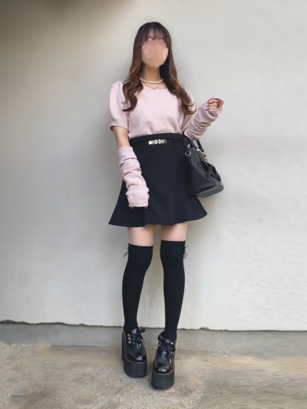 「いいね、save、フォローお願いします🤑、ガーリー、フェミニン、フレンチガーリー、骨格ストレート、アームウォーマー、ハイウエスト、パフスリーブ、パステルカラー、スタイルアップ、量産型、プチプラコーデ、プチプラ、キレイめ」｜「apres jourのニットアームカバーセット【ZOZOTOWN限定アイテム】（ニット/セーター、ピンク系）」を使った、🐰ㅤメ ｲ ﾒ ｲㅤ🐰さん（骨格ストレート・レディース・154cm）の秋コーディネートの1枚目の写真