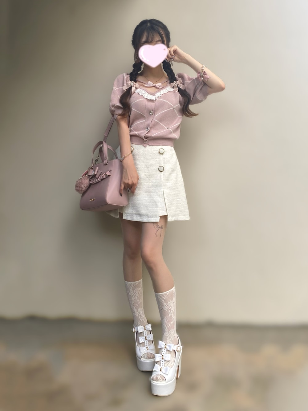 「いいね、save、フォローお願いします🤑、ガーリー、量産型、量産型ヲタク、量産型コーデ、量産型女子、甘め、夏、夏コーデ、半袖ニット、ツイード、ツイードスカート、かわいい」｜「Ank Rougeのジャガードニットカーデ（カーディガン/ボレロ、ピンク系）」を使った、🐰ㅤメ ｲ ﾒ ｲㅤ🐰さん（骨格ストレート・レディース・154cm）の夏コーディネートの1枚目の写真