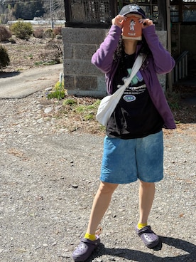 「crocs（クロックス）のアイテム」を使った、🐸🐸たつきてぃー🧸さん（レディース・163cm）の春コーディネート