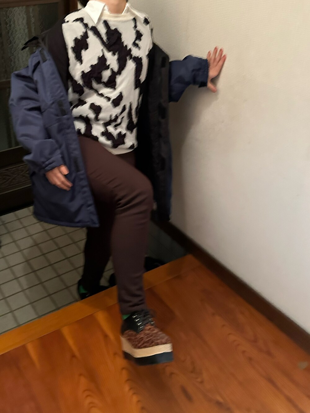 「ラッキーカラーは緑、ラッキーカラーはダークブラウン、事務の人、11月っっ、15日っ、水曜日のたつきてぃーどうでしょう、ファッションを楽しもう、厚底シューズ、アニマル柄」｜「CRBのアイテム（パンツ、ブラウン系）」を使った、🐸🐸たつきてぃー🧸さん（レディース・163cm）の秋コーディネートの1枚目の写真