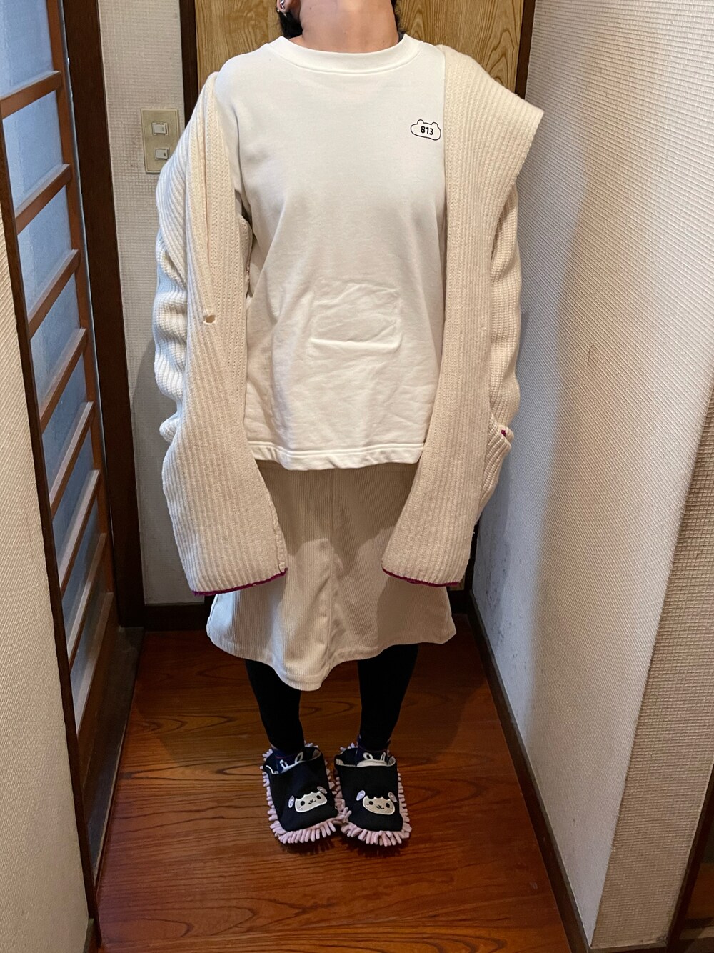 「私の推しブランド、コンバース、CONVERSE、ラッキーカラーは白、事務の人の休日、1月っ、22日っ、れんきゅー、土曜日のたつきてぃー」｜「ワークマンのアイテム（スカート、ホワイト系）」を使った、🐸🐸たつきてぃー🧸さん（レディース・162cm）の冬コーディネートの1枚目の写真