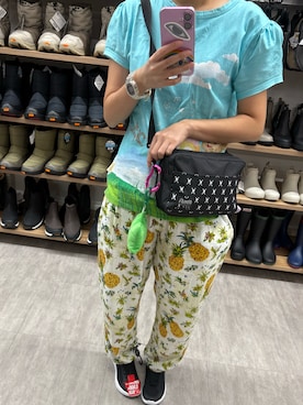 「アイテム（デジタル腕時計）」を使った、🐸🐸たつきてぃー🧸さん（レディース・162cm）の秋コーディネート