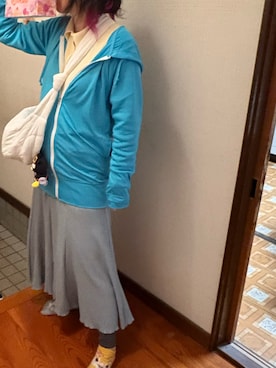 「DISCOAT（ディスコート）のボンディングメッセンジャーバッグ（メッセンジャーバッグ、ホワイト系）」を使った、🐸🐸たつきてぃー🧸さん（レディース・163cm）の春コーディネート