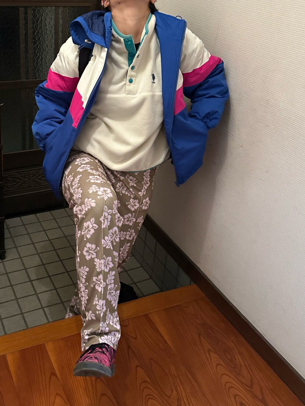 「マイベストコーデ2023、ラッキーカラーは白、ラッキーカラーはピンク、事務の人、水曜日のたつきてぃーどうでしょう、12月っ、27日っ、冬たつきてぃー、あたらしいやーつ」｜「U.S. POLO ASSN.のU.S. POLO ASSN. /ユーエスポロアッスン 別注 ワンポイント刺繍 スナップボタンフリースプルオーバー（スウェット、ホワイト系）」を使った、🐸🐸たつきてぃー🧸さん（レディース・162cm）の冬コーディネートの1枚目の写真