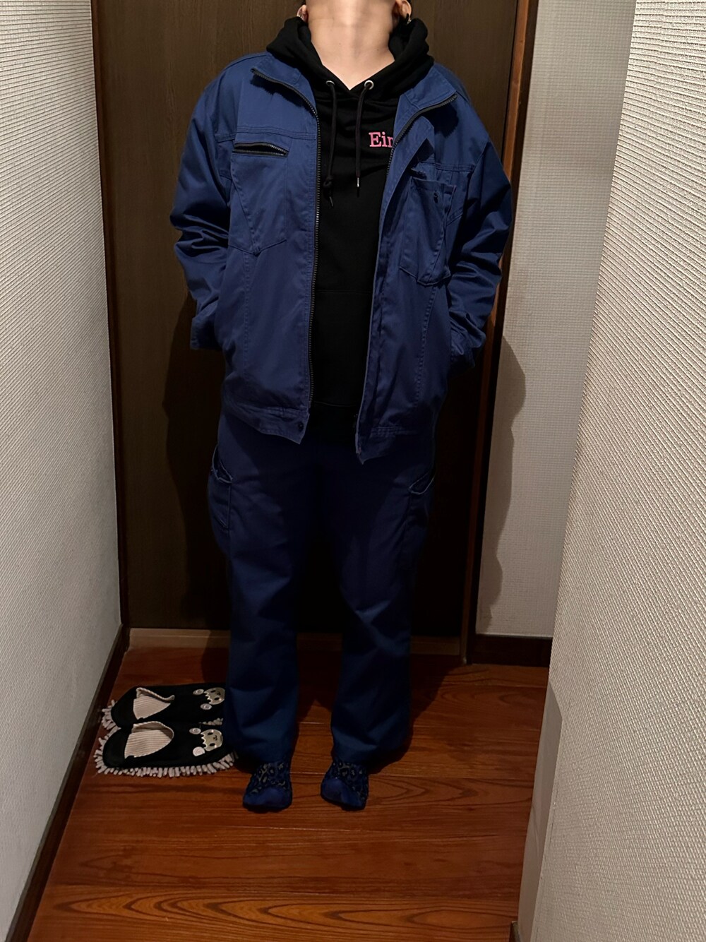 「いまどきジャケット写真、セットアップ、4月っ、14日っ、たつ金曜ロードショー、事務の人、白スニーカー」｜「べティーズブルーのアイテム（スウェット、ブラック系）」を使った、🐸🐸たつきてぃー🧸さん（レディース・163cm）の春コーディネートの1枚目の写真