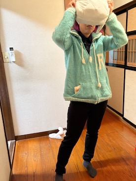 「DISCOAT（ディスコート）のボンディングメッセンジャーバッグ（メッセンジャーバッグ、ホワイト系）」を使った、🐸🐸たつきてぃー🧸さん（レディース・163cm）の春コーディネート