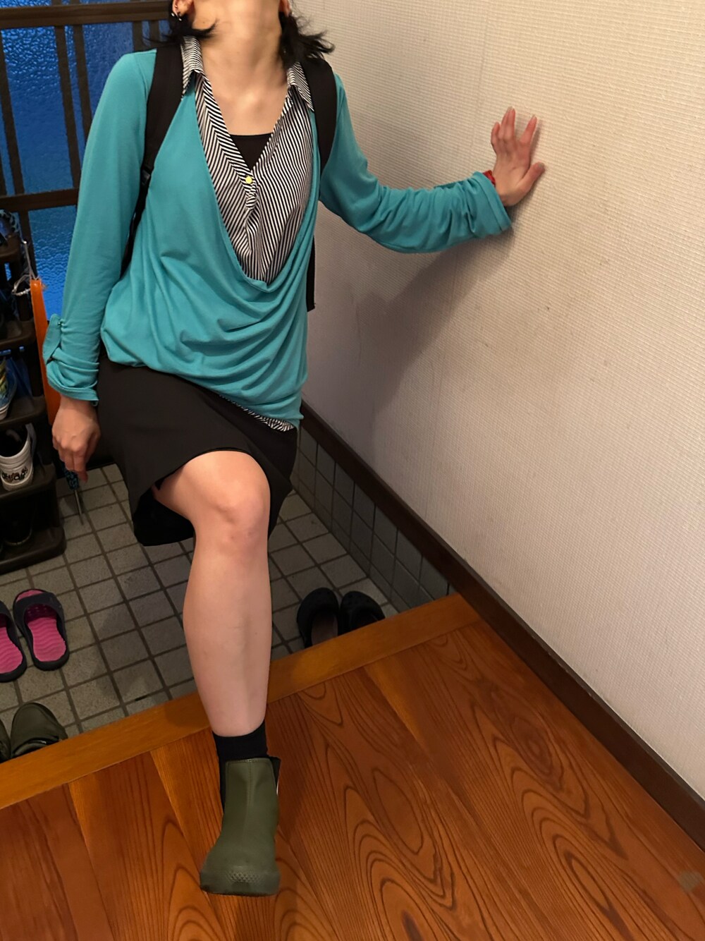 「きれいめカジュアル、雨の日コーデ、ラッキーカラーはエメラルドグリーン、事務の人、火サスならぬ火たつ、ごがつっ、28日っ、夏たつきてぃー、レイヤードスタイル、雨たつき、あたらしいやーつ」｜「OFUONのアイテム（Tシャツ/カットソー、グリーン系）」を使った、🐸🐸たつきてぃー🧸さん（レディース・162cm）の春コーディネートの1枚目の写真